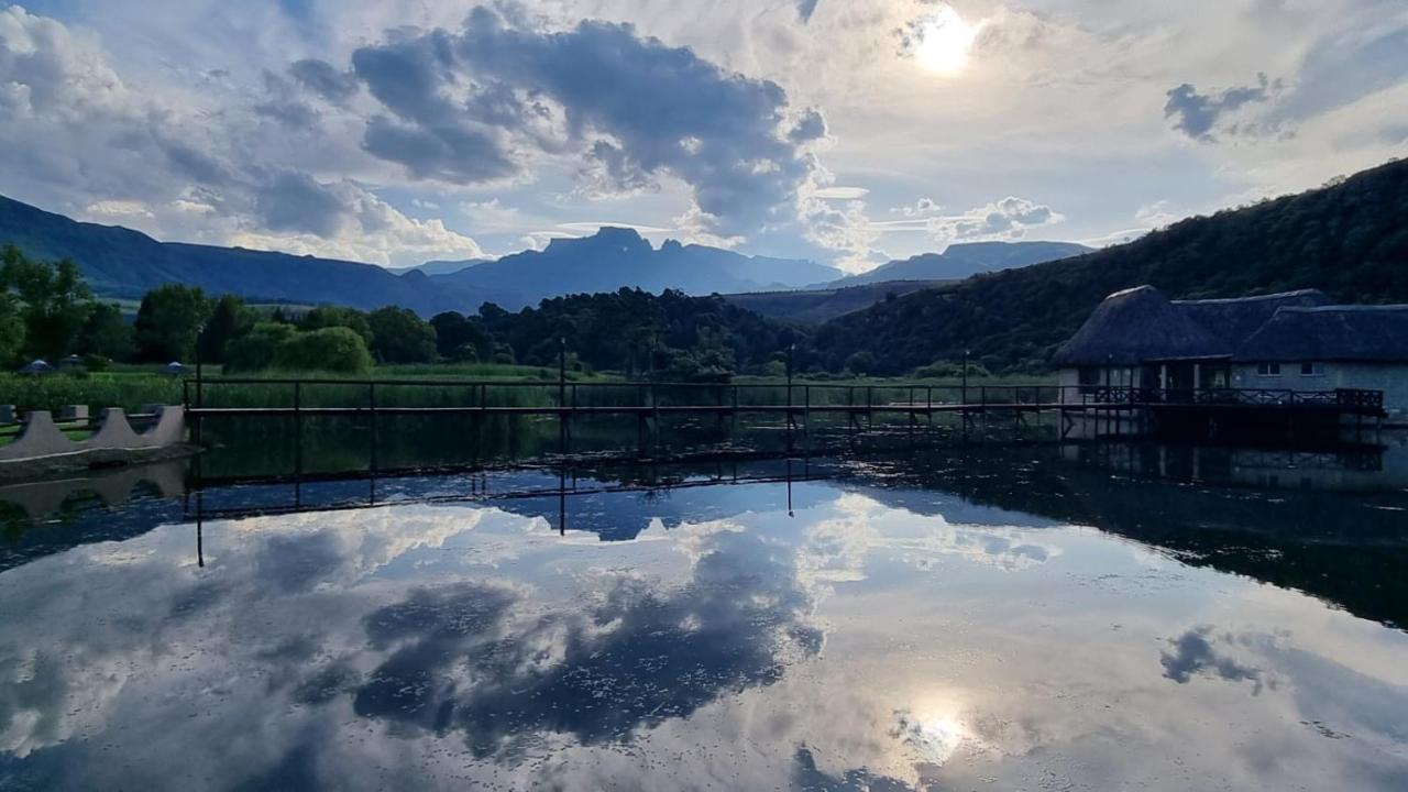 Champagne Valley Dragon Peaks Mountain Resort מראה חיצוני תמונה