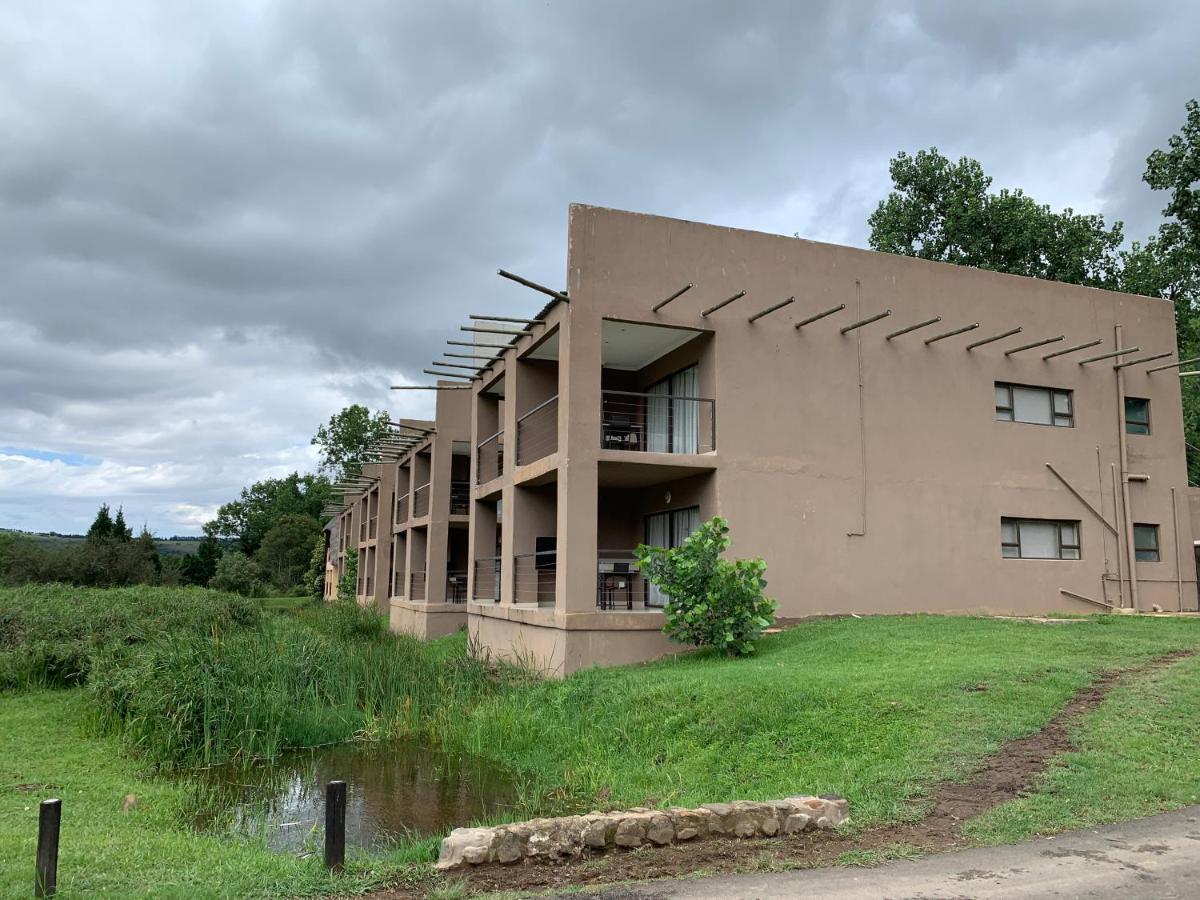 Champagne Valley Dragon Peaks Mountain Resort מראה חיצוני תמונה